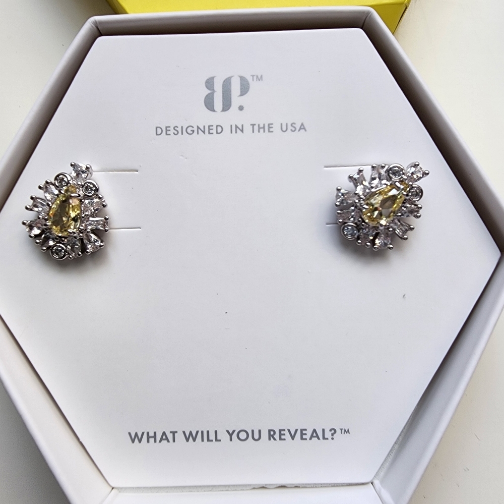 The Inga earrings bomb party